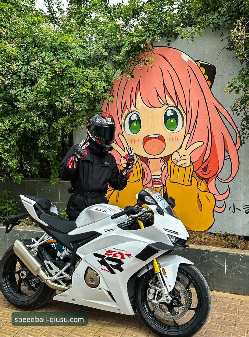 张雪机车匈牙利站夺冠背后：球速体育官网独家深度解析德比斯最后一圈超车战术